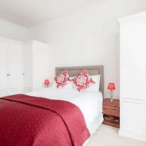 stunning-flat-downtown-area-near-edinburgh-castle-with-wifi.edinburghhotelsuk.org/