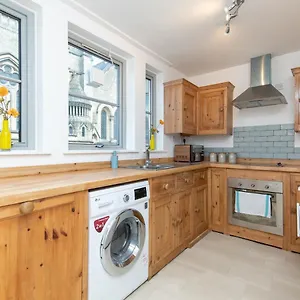  Apartment Pass The Keys Bright Modern One Bed - Centre