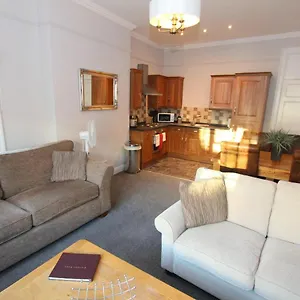 two-bed-character-property-in-heart-of-city-centre.hotelsin-chester.com/